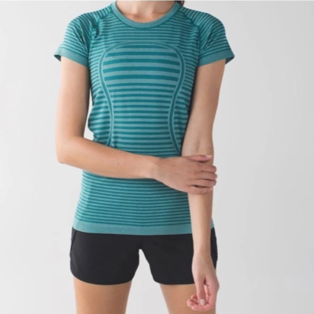 Lululemon Swiftly Tech SS Shirt Size 6 Heathered Forage Teal Stripe Workout Top